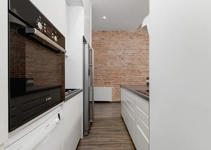 3 Bedroom Apartment - Rynek Podgórski 15
