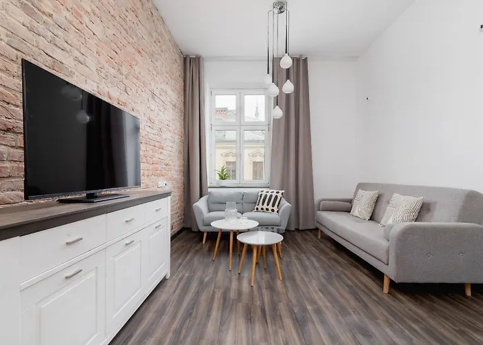 3 Bedroom Apartment - Rynek Podgórski 15